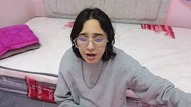 Snapshot of katalinathxandbritney1 chatting on 09-14-25, 09:58 katalinathxandbritney1 online show from 09-14-25, 09:58