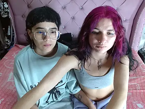 Snapshot of katalinathxandbritney1 chatting on 01-13-26, 03:45 katalinathxandbritney1 online show from 01-13-26, 03:45