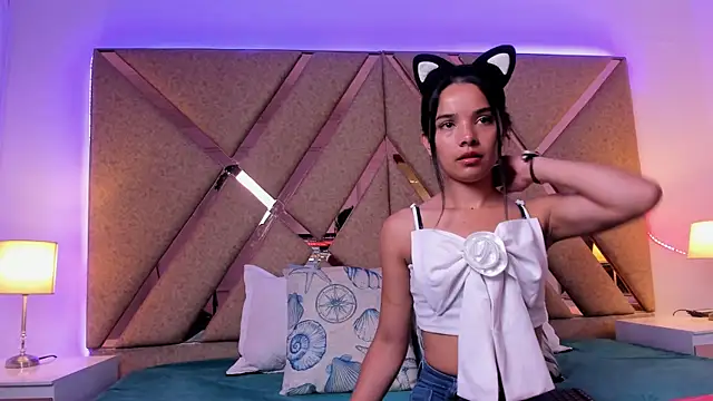 BelhaLawuo online show from 12-22-25, 07:44