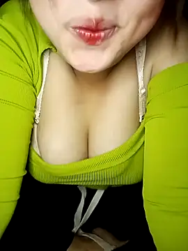 Snapshot of -DuSi- chatting on 10-27-25, 01:42 -DuSi- online show from 10-27-25, 01:42