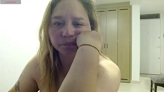 Snapshot of haashkyo chatting on 04-28-26, 03:44 haashkyo online show from 04-28-26, 03:44