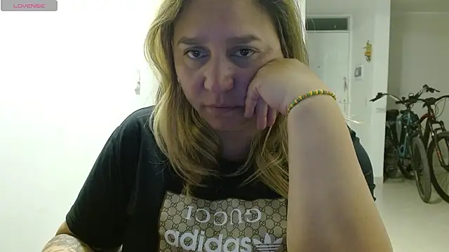 Snapshot of haashkyo chatting on 05-16-26, 07:05 haashkyo online show from 05-16-26, 07:05
