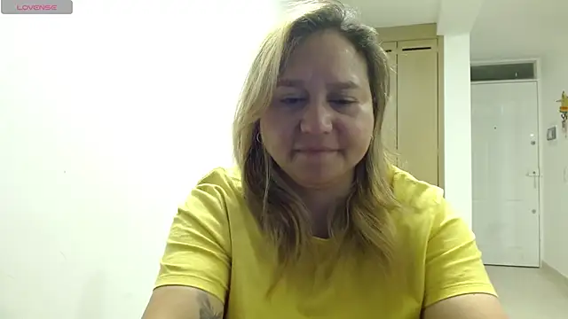 Snapshot of haashkyo chatting on 06-01-26, 03:52 haashkyo online show from 06-01-26, 03:52