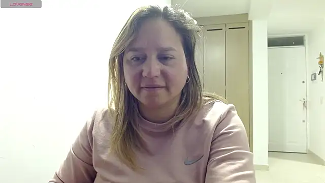 Snapshot of haashkyo chatting on 06-05-26, 05:25 haashkyo online show from 06-05-26, 05:25