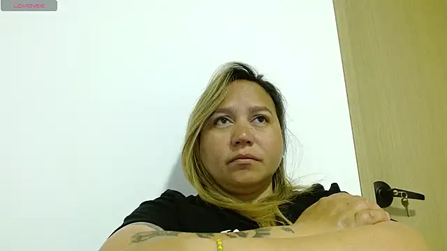Snapshot of haashkyo chatting on 06-16-26, 01:47 haashkyo online show from 06-16-26, 01:47