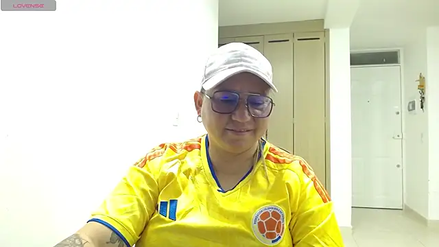 Snapshot of haashkyo chatting on 06-18-26, 05:19 haashkyo online show from 06-18-26, 05:19