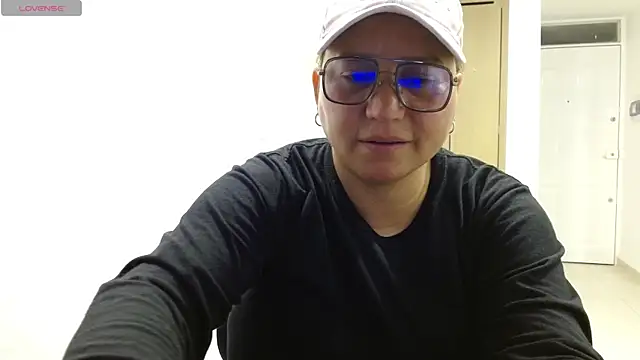 Snapshot of haashkyo chatting on 06-20-26, 07:11 haashkyo online show from 06-20-26, 07:11