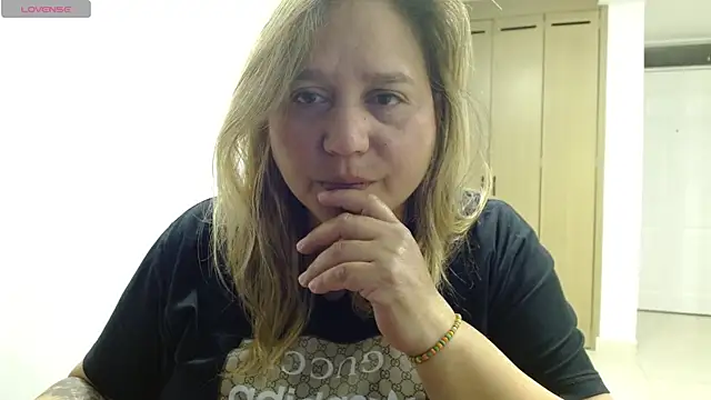 Snapshot of haashkyo chatting on 06-26-26, 03:55 haashkyo online show from 06-26-26, 03:55