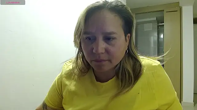 Snapshot of haashkyo chatting on 07-11-26, 06:49 haashkyo online show from 07-11-26, 06:49