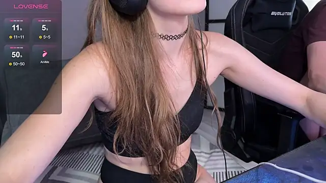 cutemilana sexwife online show from 04-01-26, 11:11