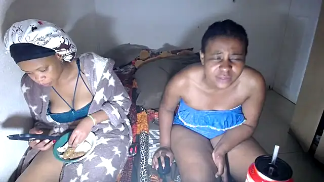 EbonyEssence online show from 04-12-26, 08:25