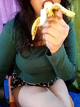 Ishani Baby online show from 12-17-25, 05:02