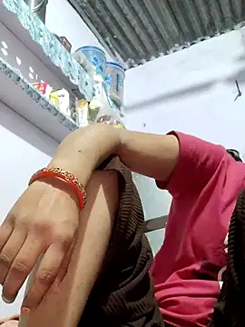 Snapshot of poojam93 chatting on 11-21-25, 03:22 poojam93 online show from 11-21-25, 03:22