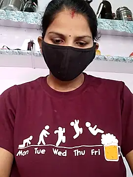 Snapshot of poojam93 chatting on 11-30-25, 03:43 poojam93 online show from 11-30-25, 03:43