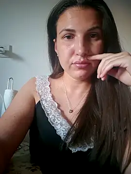 Snapshot of ElsMarya chatting on 09-21-25, 03:24 ElsMarya online show from 09-21-25, 03:24