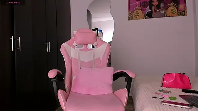 kendal hot01 online show from 04-09-26, 07:52