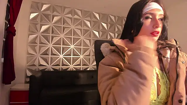 Snapshot of hellen_tease chatting on 09-15-25, 12:49 hellen tease online show from 09-15-25, 12:49