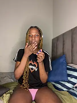 Trans fairy online show from 05-06-26, 10:37