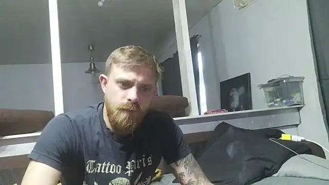 Snapshot of Bikerhot883hd chatting on 06-15-26, 07:27 Bikerhot883hd online show from 06-15-26, 07:27