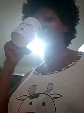 Snapshot of ImBlackSiren chatting on 11-13-25, 11:09 ImBlackSiren online show from 11-13-25, 11:09