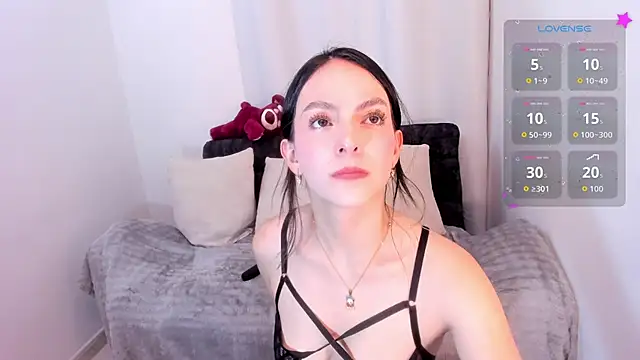Snapshot of sarah_saenz_ chatting on 05-17-26, 12:41 sarah saenz online show from 05-17-26, 12:41