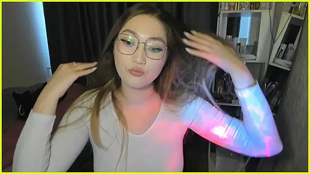 lyra x online show from 10-27-25, 05:00