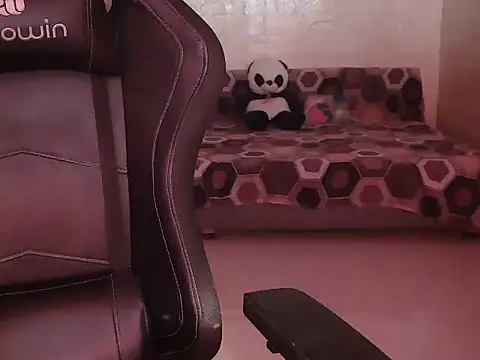 Snapshot of Simmi_Ji chatting on 11-11-25, 11:21 Simmi Ji online show from 11-11-25, 11:21