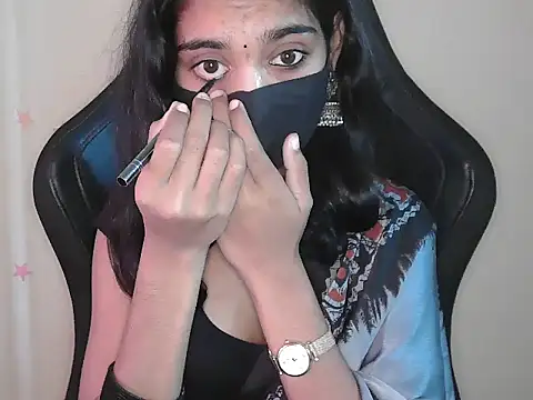 Snapshot of Simmi_Ji chatting on 11-29-25, 07:11 Simmi Ji online show from 11-29-25, 07:11