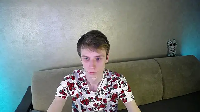 Snapshot of yes_cute_boy_ chatting on 03-10-26, 05:51 yes cute boy online show from 03-10-26, 05:51