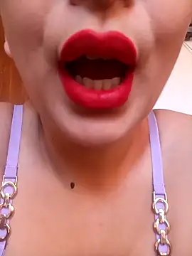 Snapshot of LINA-DALOUA chatting on 11-18-25, 12:31 LINA-DALOUA online show from 11-18-25, 12:31