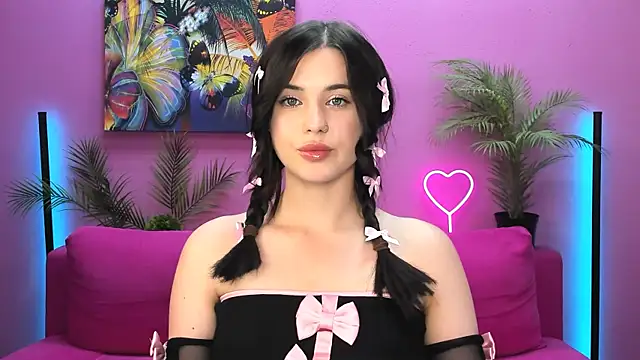 Snapshot of lil_angel_ chatting on 09-23-25, 02:09 lil angel  online show from 09-23-25, 02:09