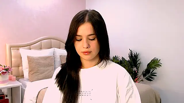 Snapshot of lil_angel_ chatting on 09-28-25, 06:57 lil angel  online show from 09-28-25, 06:57