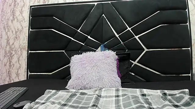 LITTLESUSSYY  online show from 10-09-25, 11:41