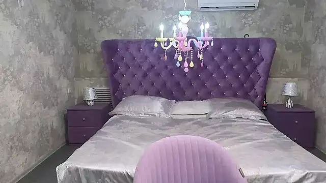 Anna Kenann online show from 10-08-25, 07:17