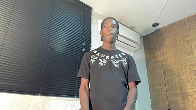 Snapshot of Cam_Brown chatting on 09-12-25, 04:23 Cam Brown online show from 09-12-25, 04:23