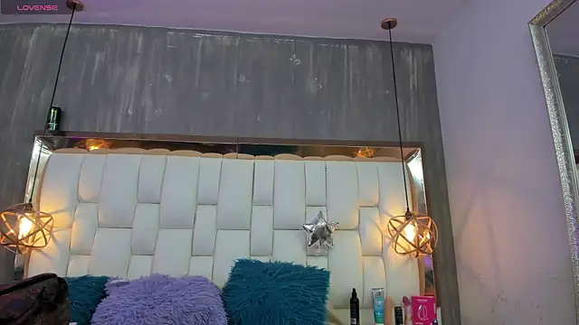 Foxxy Doll online show from 04-01-26, 02:25