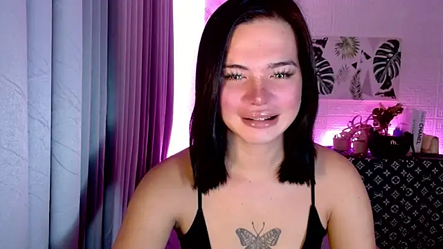 Snapshot of _SexyButterfly chatting on 10-14-25, 08:20 SexyButterfly online show from 10-14-25, 08:20
