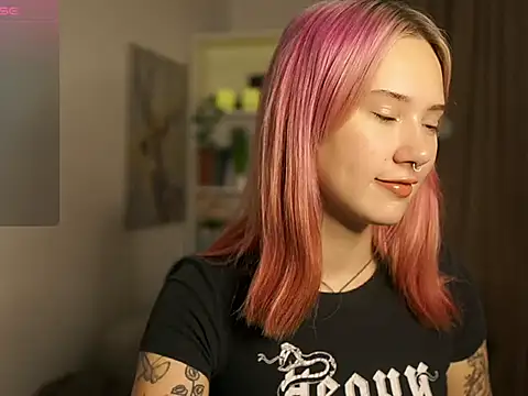 Snapshot of uwu_nika18 chatting on 10-29-25, 09:33 uwu nika18 online show from 10-29-25, 09:33