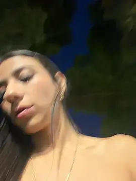 Snapshot of -juicy_ chatting on 05-10-26, 11:32 -juicy online show from 05-10-26, 11:32
