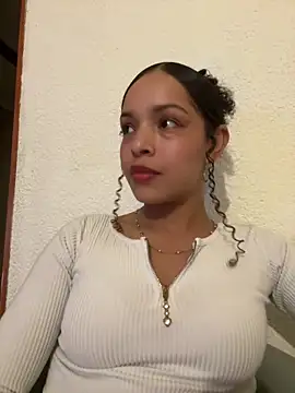 Snapshot of Yasmin777_ chatting on 06-14-26, 02:24 Yasmin777 online show from 06-14-26, 02:24
