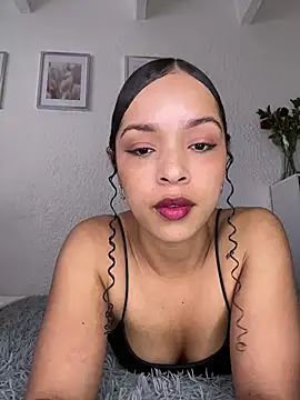 Snapshot of Yasmin777_ chatting on 07-27-26, 05:20 Yasmin777 online show from 07-27-26, 05:20