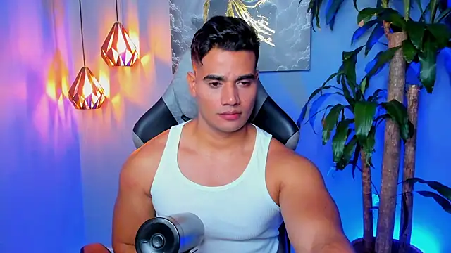 Snapshot of AndresR3 chatting on 11-10-25, 12:42 AndresR3 online show from 11-10-25, 12:42