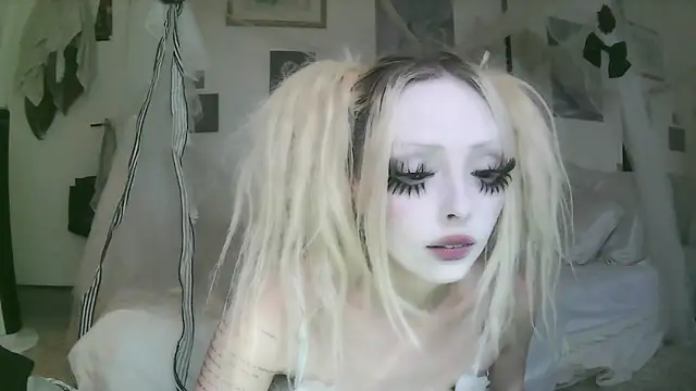 bl0odsyring3 online show from 04-20-26, 06:53