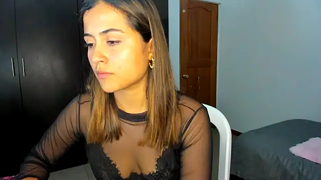 Snapshot of Ana__Pink chatting on 10-24-25, 11:45 Ana  Pink online show from 10-24-25, 11:45