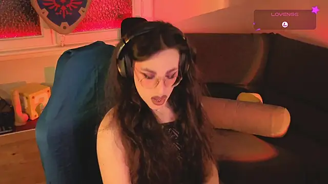 Snapshot of Zesty_Peach chatting on 05-29-26, 10:19 Zesty Peach online show from 05-29-26, 10:19