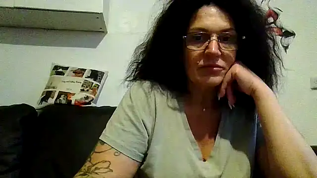 RubyyRosee online show from 06-12-26, 05:17