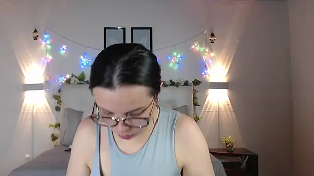 Megan 05  online show from 04-18-26, 07:58