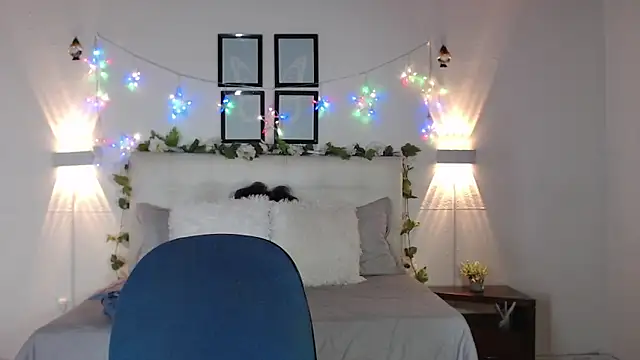 Megan 05  online show from 04-20-26, 07:04