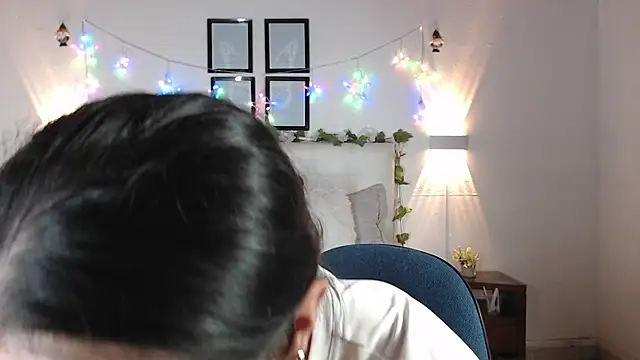 Megan 05  online show from 04-28-26, 06:46