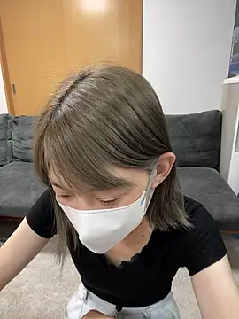 Snapshot of usako_2025 chatting on 06-26-26, 01:43 usako 2025 online show from 06-26-26, 01:43